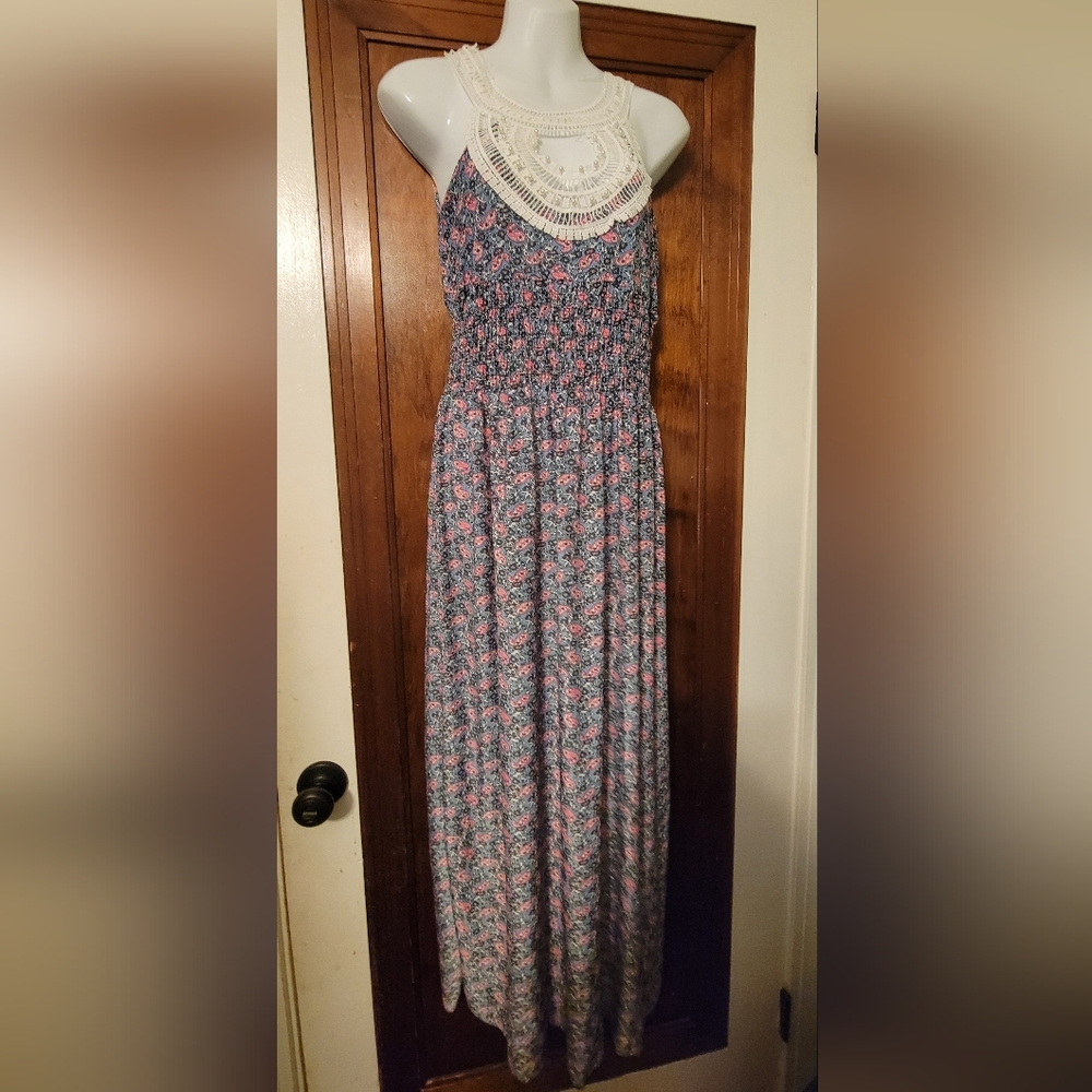 A Chic Pink and Blue Maxi Dress with Flowing Silhouette #13